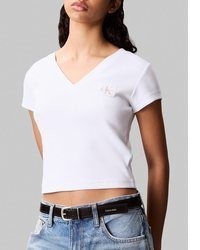 weißes T-Shirt mit einem V-Ausschnitt von Calvin Klein Jeans