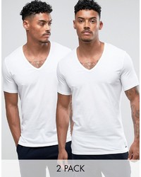 weißes T-Shirt mit einem V-Ausschnitt von Calvin Klein