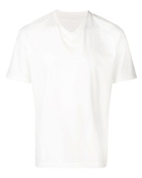 weißes T-Shirt mit einem V-Ausschnitt von Issey Miyake