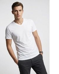 weißes T-Shirt mit einem V-Ausschnitt von Jack & Jones
