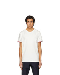weißes T-Shirt mit einem V-Ausschnitt von Moncler