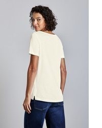 weißes T-Shirt mit einem V-Ausschnitt von STREET ONE