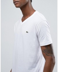 weißes T-Shirt mit einem V-Ausschnitt von Lacoste