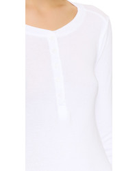 weißes T-shirt mit einer Knopfleiste von Splendid