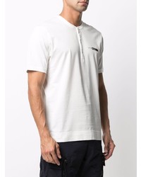 weißes T-shirt mit einer Knopfleiste von C.P. Company