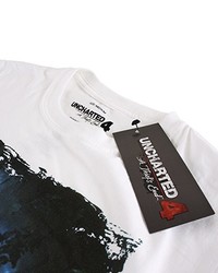 weißes T-shirt von Unchartered 4