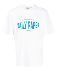 weißes und blaues bedrucktes T-Shirt mit einem Rundhalsausschnitt von Daily Paper