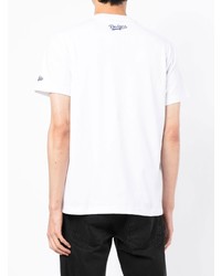 weißes und blaues bedrucktes T-Shirt mit einem Rundhalsausschnitt von New Era Cap