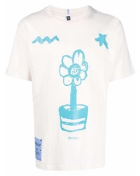 weißes und blaues bedrucktes T-Shirt mit einem Rundhalsausschnitt von McQ