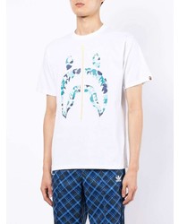 weißes und blaues bedrucktes T-Shirt mit einem Rundhalsausschnitt von A Bathing Ape