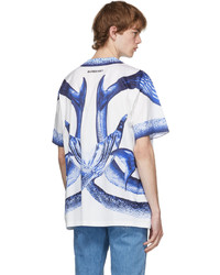 weißes und blaues bedrucktes T-Shirt mit einem Rundhalsausschnitt von Burberry
