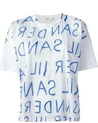 weißes und blaues bedrucktes T-shirt