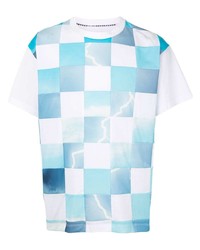 weißes und blaues T-Shirt mit einem Rundhalsausschnitt mit Karomuster von Fumito Ganryu