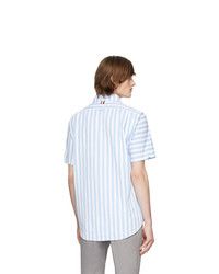 weißes und blaues vertikal gestreiftes Kurzarmhemd von Thom Browne