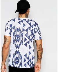 weißes und dunkelblaues bedrucktes T-Shirt mit einem Rundhalsausschnitt von Asos