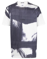 weißes und dunkelblaues bedrucktes T-Shirt mit einem Rundhalsausschnitt von C.P. Company
