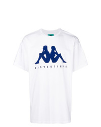 weißes und dunkelblaues bedrucktes T-Shirt mit einem Rundhalsausschnitt von Kappa