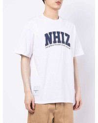 weißes und dunkelblaues bedrucktes T-Shirt mit einem Rundhalsausschnitt von Izzue
