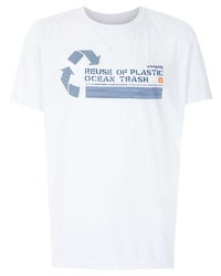 weißes und dunkelblaues bedrucktes T-Shirt mit einem Rundhalsausschnitt von OSKLEN