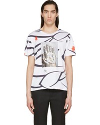 weißes und dunkelblaues bedrucktes T-Shirt mit einem Rundhalsausschnitt von Raf Simons