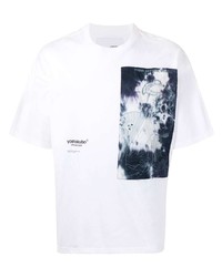 weißes und dunkelblaues bedrucktes T-Shirt mit einem Rundhalsausschnitt von Yoshiokubo