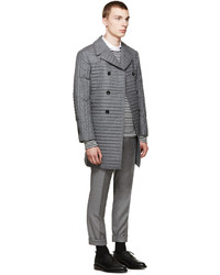 weißes und dunkelblaues horizontal gestreiftes Langarmshirt von Thom Browne