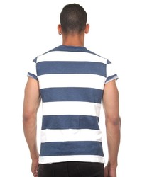 weißes und dunkelblaues horizontal gestreiftes T-Shirt mit einem V-Ausschnitt von MADMEXT