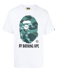 weißes und grünes bedrucktes T-Shirt mit einem Rundhalsausschnitt von A Bathing Ape