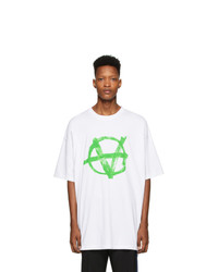weißes und grünes bedrucktes T-Shirt mit einem Rundhalsausschnitt von Vetements