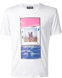 weißes und rosa bedrucktes T-Shirt mit einem Rundhalsausschnitt von Raf Simons