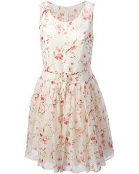 weißes und rosa Freizeitkleid