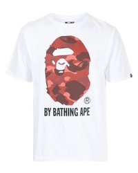 weißes und rotes bedrucktes T-Shirt mit einem Rundhalsausschnitt von A Bathing Ape