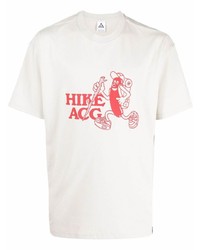 weißes und rotes bedrucktes T-Shirt mit einem Rundhalsausschnitt von Nike