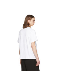 weißes und rotes bedrucktes T-Shirt mit einem Rundhalsausschnitt von 424