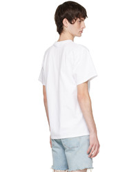 weißes und rotes bedrucktes T-Shirt mit einem Rundhalsausschnitt von Cowgirl Blue Co