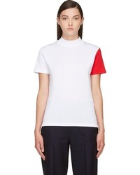 weißes und rotes T-Shirt mit einem Rundhalsausschnitt