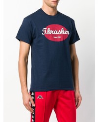 weißes und rotes und dunkelblaues bedrucktes T-Shirt mit einem Rundhalsausschnitt von Thrasher