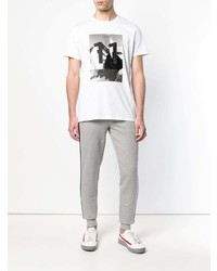 weißes und schwarzes bedrucktes T-Shirt mit einem Rundhalsausschnitt von Moncler
