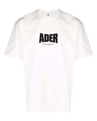 weißes und schwarzes bedrucktes T-Shirt mit einem Rundhalsausschnitt von Ader Error
