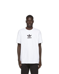 weißes und schwarzes bedrucktes T-Shirt mit einem Rundhalsausschnitt von adidas Originals