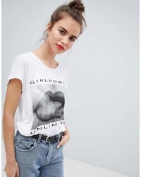 weißes und schwarzes bedrucktes T-Shirt mit einem Rundhalsausschnitt von Blend She