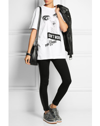 weißes und schwarzes bedrucktes T-Shirt mit einem Rundhalsausschnitt von DKNY