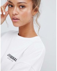 weißes und schwarzes bedrucktes T-Shirt mit einem Rundhalsausschnitt von Bershka