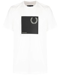 weißes und schwarzes bedrucktes T-Shirt mit einem Rundhalsausschnitt von Fred Perry