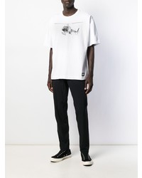 weißes und schwarzes bedrucktes T-Shirt mit einem Rundhalsausschnitt von 000 Worldwide