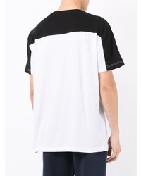 weißes und schwarzes bedrucktes T-Shirt mit einem Rundhalsausschnitt von Ea7 Emporio Armani