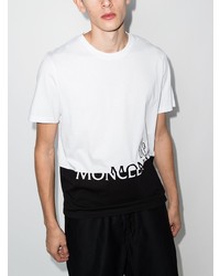 weißes und schwarzes bedrucktes T-Shirt mit einem Rundhalsausschnitt von Moncler