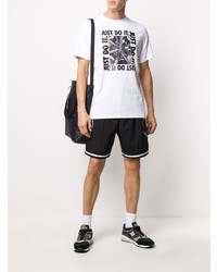 weißes und schwarzes bedrucktes T-Shirt mit einem Rundhalsausschnitt von Nike