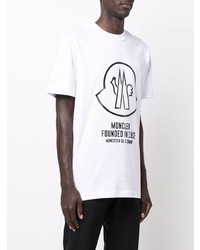 weißes und schwarzes bedrucktes T-Shirt mit einem Rundhalsausschnitt von Moncler