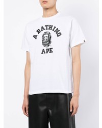 weißes und schwarzes bedrucktes T-Shirt mit einem Rundhalsausschnitt von A Bathing Ape